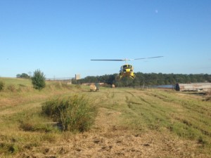hurricane-matthew-helicopter-landing-in-field
